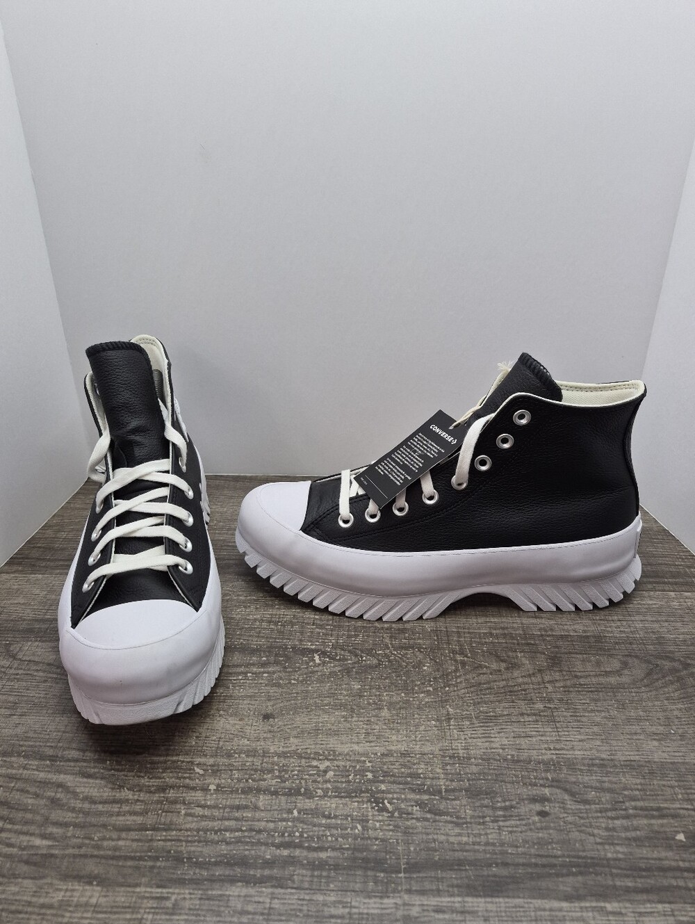 Converse Chuck Taylor All Star Lugged 2.0 Black Leather Women’s Size 10.5 New